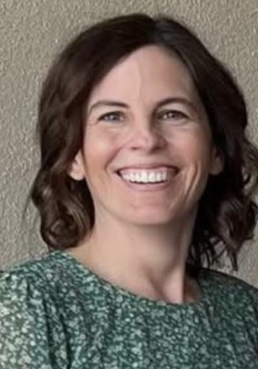 Sarah Thompson Headshot